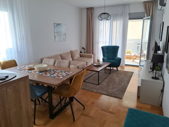 Trosoban stan 90 m² – Rozino, Budva
