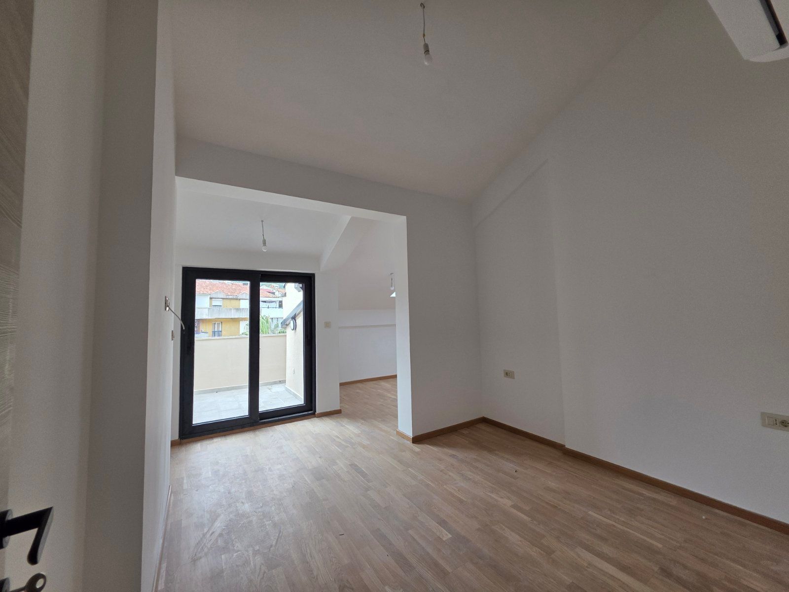 aeb94ccb-d0e9-462d-bb22-932aa0c5bd3a Dvosoban stan 71 m² – Budva — fotografija 3