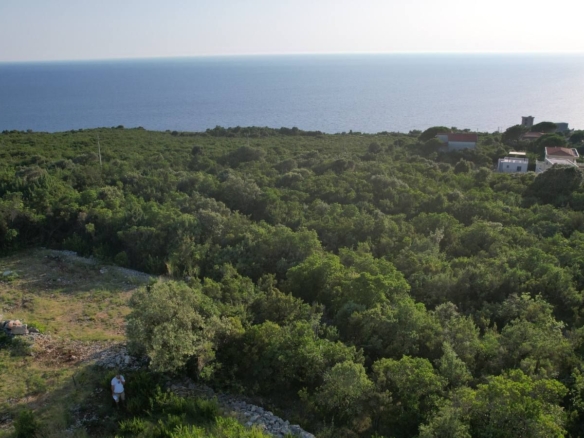 Prodaja urbanizovanog zemljista 1.500m2 sa pogledom na more-Zagora,Kotor