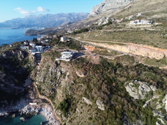 Prodaja urbanizovanog zemljista 1.492 m² sa panoramskim pogledom na more – Skočiđevojka, Reževići