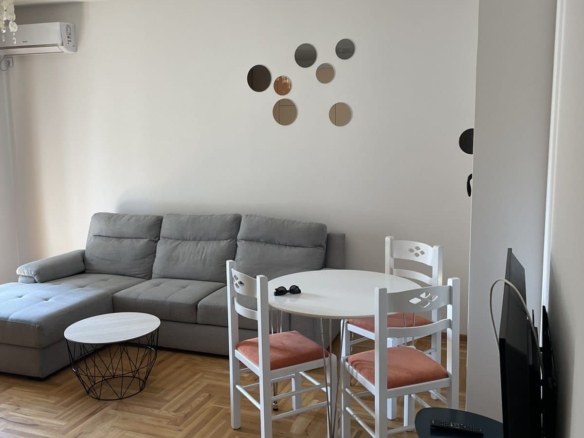Prodaja dvosobnog, potpuno opremljenog stana 58 m² – Bečići