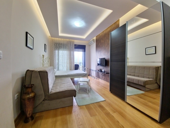 Izdavanje: Garsonjera 30 m² – Budva