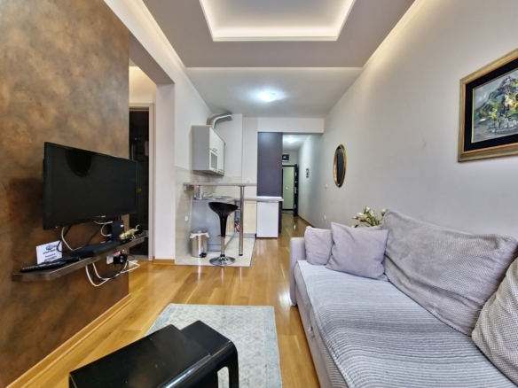 Izdavanje: Jednosoban stan 56 m² – Budva