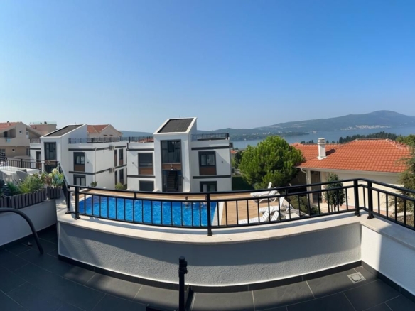 Prodaja jednosobnog stana 70.82 m² (45.82 m² stambenog prostora + terasa 25m²)  u novom kompleksu sa bazenom i parkingom – Kava, Tivat