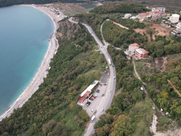 Prodaja atraktivnog zemljišta 5100m² sa nezagradivim pogledom na more – Prijevor, Budva