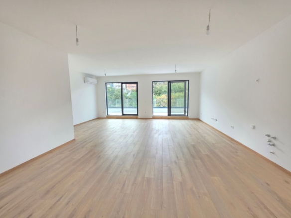Prodaja dvosobnog stana 164m² u novogradnji sa pogledom na more,parkingom i oslobođenjem od poreza na prenos– Kamenovo, Budva
