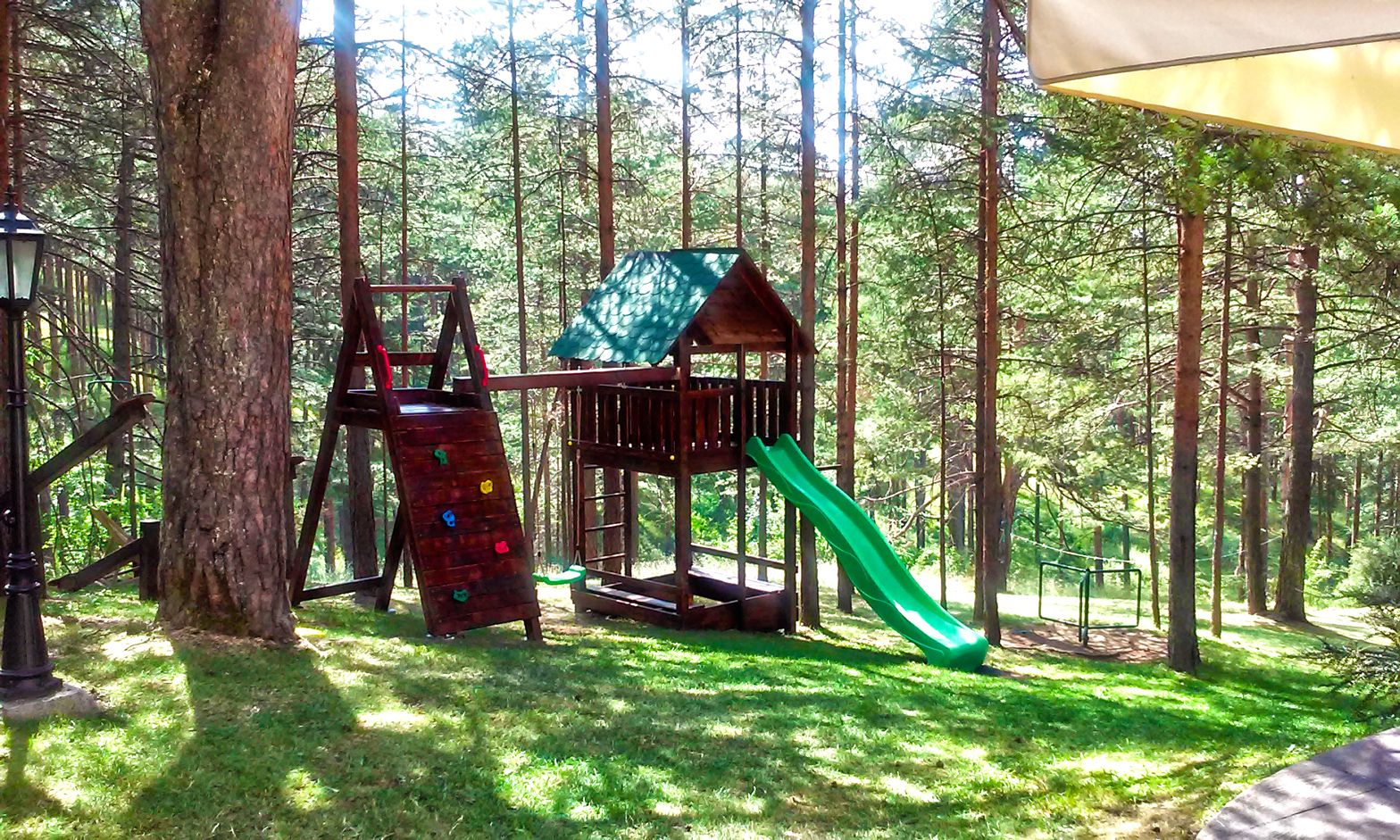 igraonica_napolju1-1 Poslovni prostor 768 m² – Zlatibor, Inostranstvo — fotografija 3