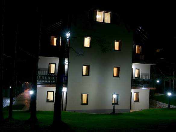 Poslovni prostor 768 m² – Zlatibor, Inostranstvo — fotografija 16