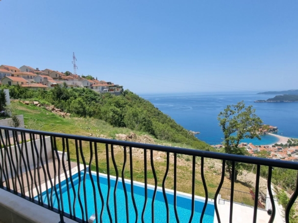 Trosoban stan sa pogledom na more, Blizikuće, Budva — fotografija 3