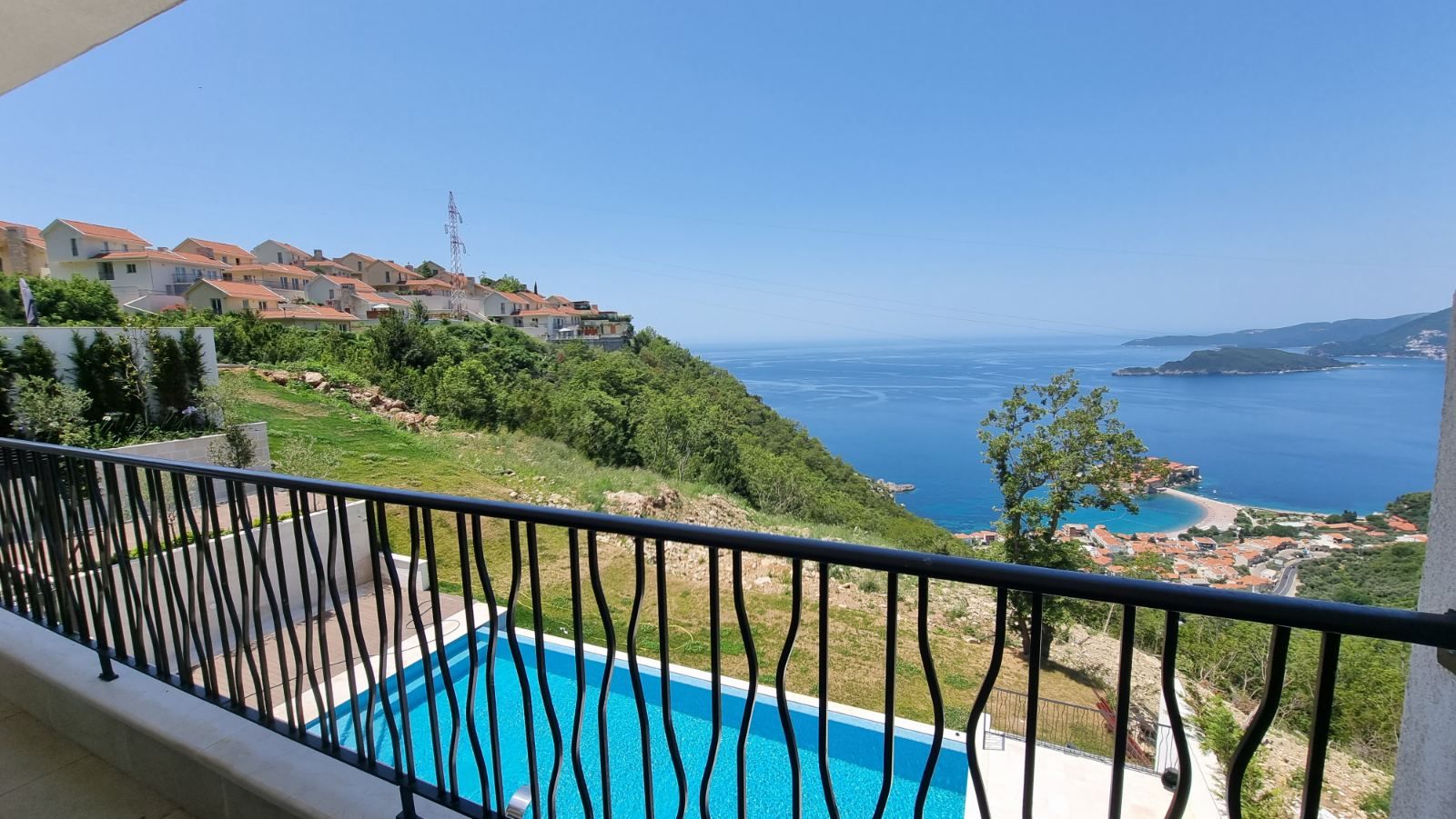 Trosoban stan sa pogledom na more, Blizikuće, Budva — fotografija 3