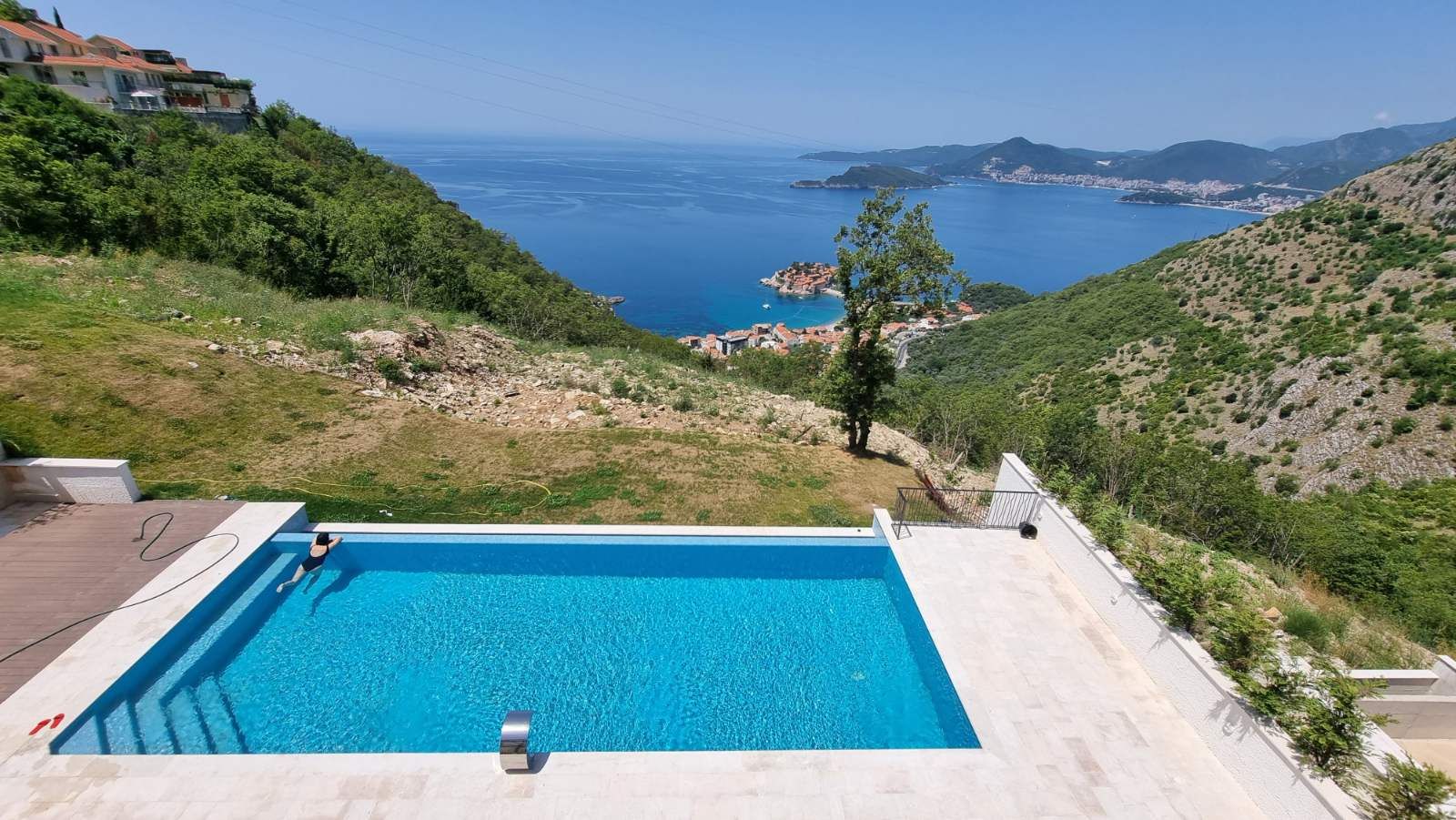 Trosoban stan sa pogledom na more, Blizikuće, Budva — fotografija 5