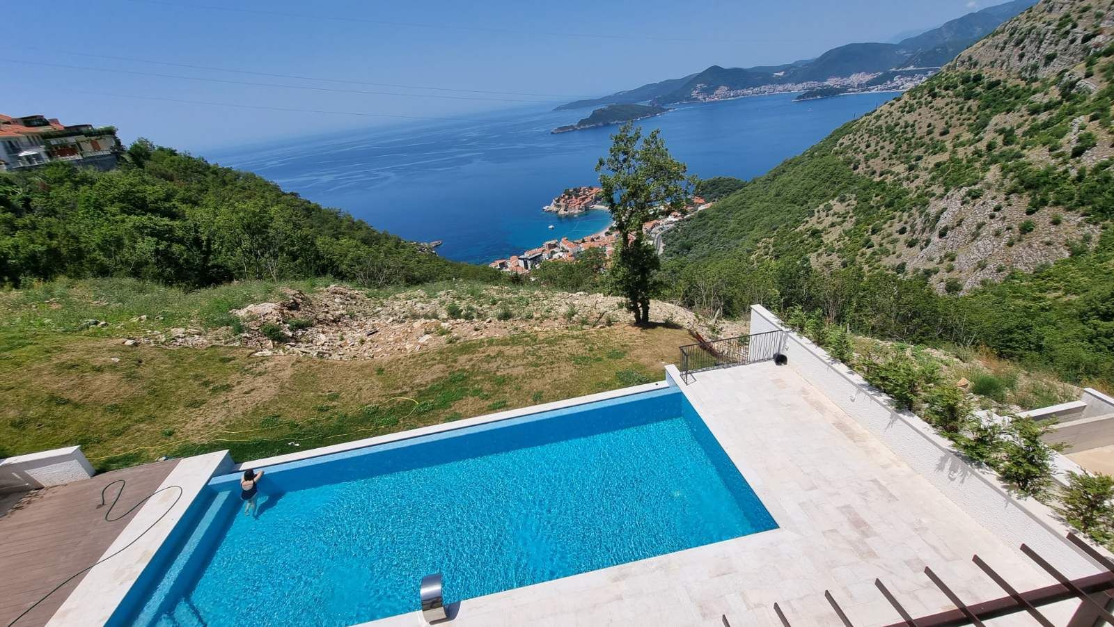 Trosoban stan sa pogledom na more, Blizikuće, Budva — fotografija 14
