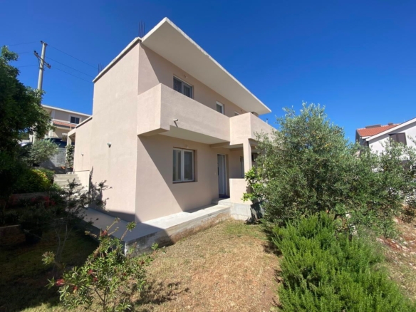 Kuca na prodaju (160m2) sa pogledom na more,Lustica Bay (Radovići)