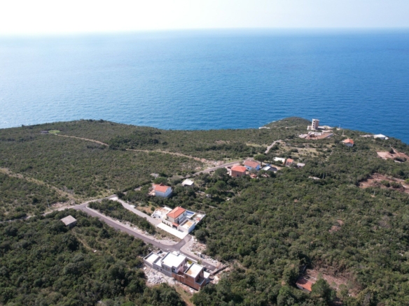 Prodaje se plac povrsine 1000m2 u Zagori,opstina Kotor.