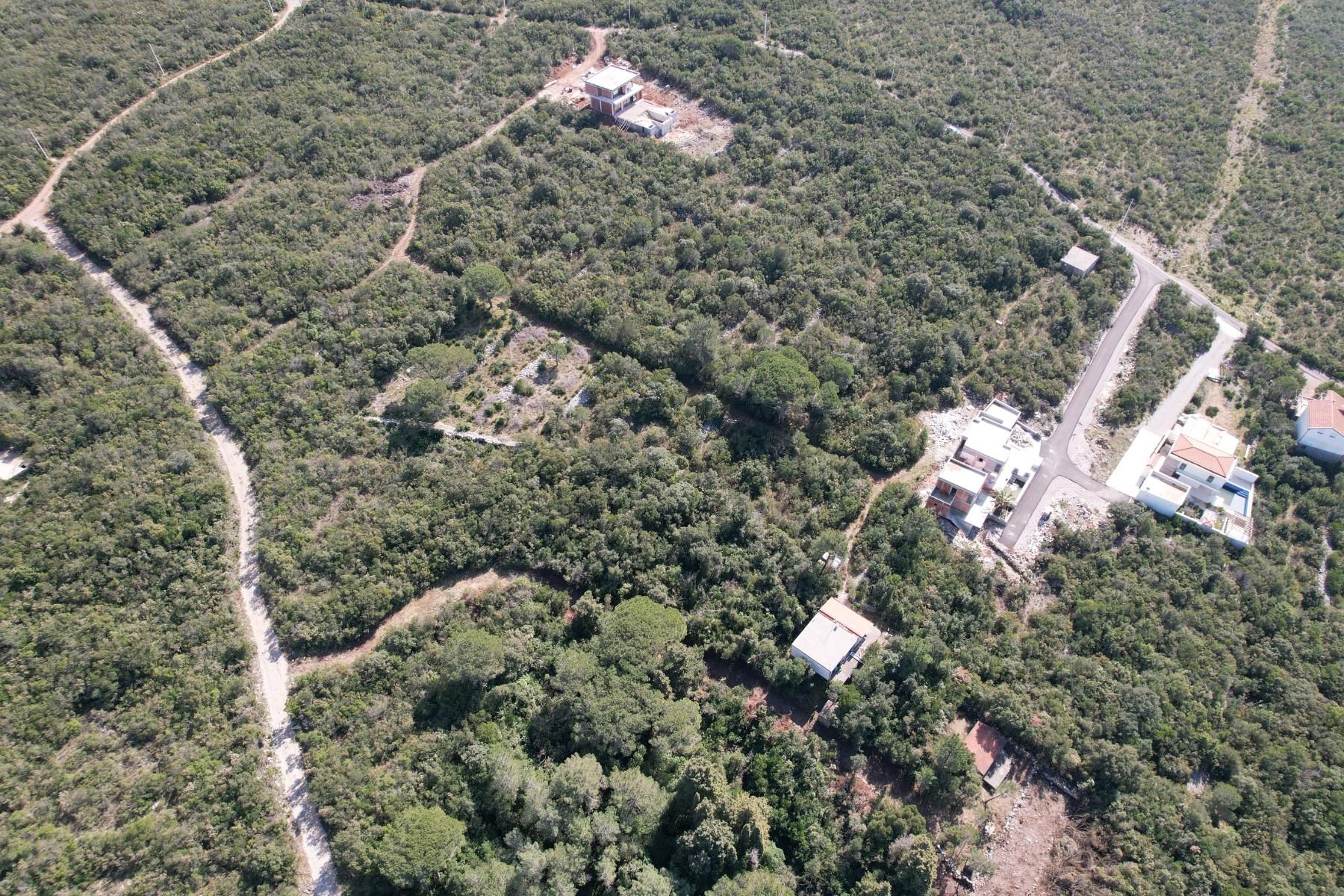 Urbanizovan plac u Zagori, Kotor — fotografija 4