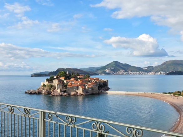 Poslovni prostor 1.200 m² – Sveti Stefan, Budva