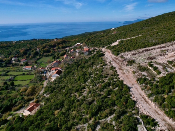 Urbanizovan plac u naselju Zagora, Kotor