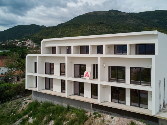 Dvosoban stan 78 m² – Tivat — fotografija 7
