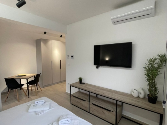 Moderno opremljena garsonjera,Bulevar-Budva (NA PERIOD OD 01.10.2026 DO 01.06.2027)