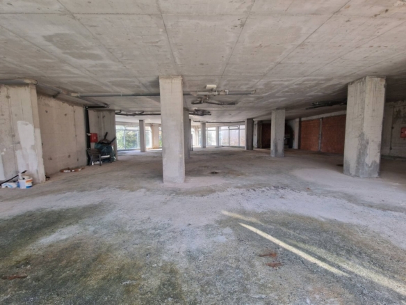 Izdavanje: Poslovni prostor 406 m² – Petrovac, Budva — fotografija 4