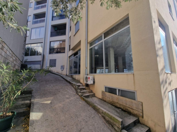 Izdavanje: Poslovni prostor 406 m² – Petrovac, Budva — fotografija 6