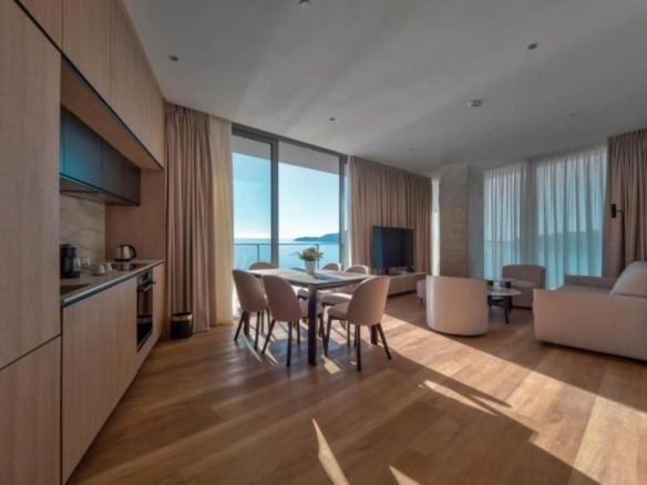 Luksuzni opremljeni studio apartman 35m² u condo hotelu – prvi red do mora, Rafailovići, Budva | Izdavanje preko upravljačke kompanije
