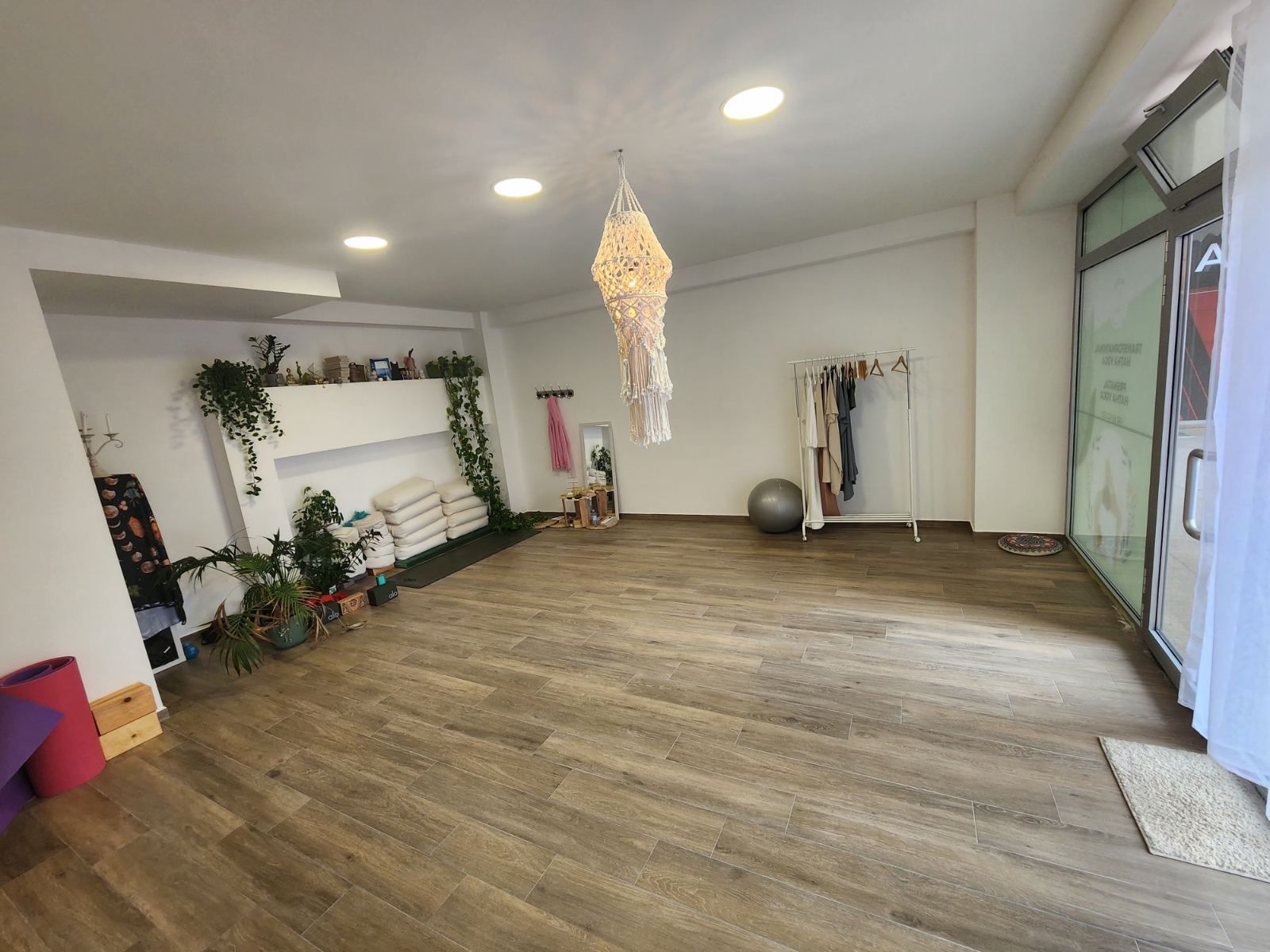 7994e356-d1a9-463f-baf8-f7241b424f64 Prodaja poslovnog prostora 39 m² na atraktivnoj lokaciji – Rozino, Budva