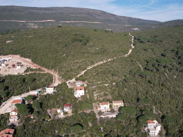 Urbanizovani plac u Mirištu, Herceg Novi — fotografija 3