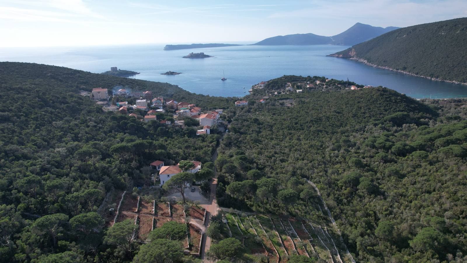 Urbanizovani plac u Mirištu, Herceg Novi — fotografija 16