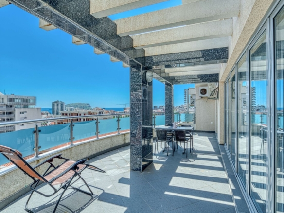 Prodaja luksuznog četvorosobnog duplex penthouse stana 188m² sa garažom i panoramskim pogledom na more – Budva