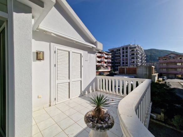 Kuća 250 m² – Podmaine, Budva — fotografija 15