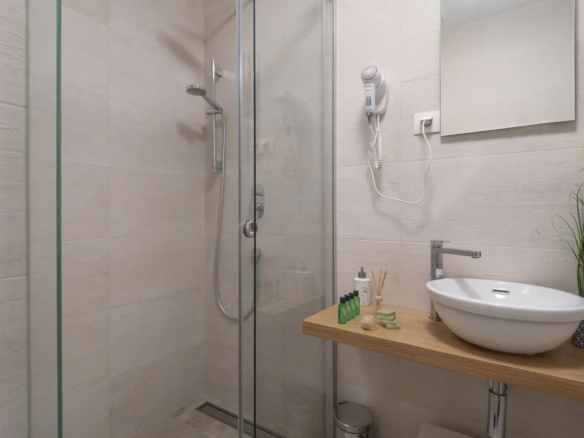 Izdavanje: Jednosoban stan 50 m² – Budva — fotografija 10