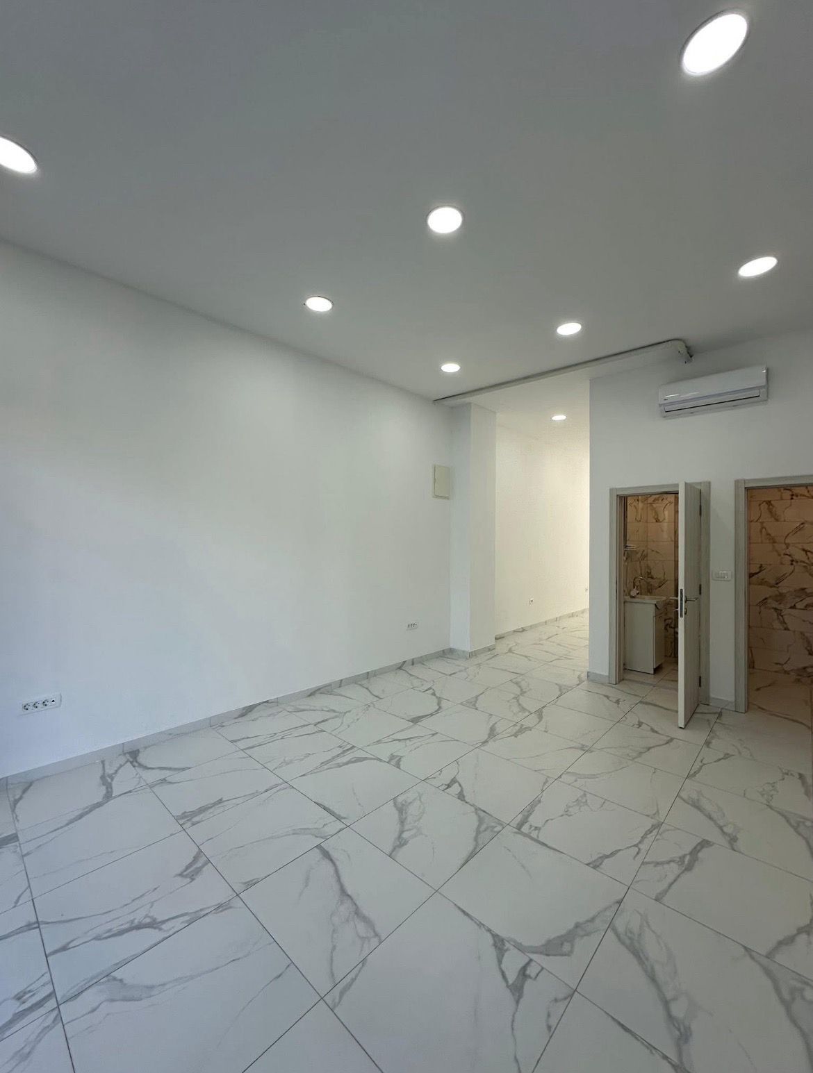 Poslovni prostor 50 m² u Seljanovu, Tivat — fotografija 2