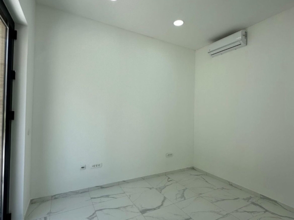 Poslovni prostor 50 m² u Seljanovu, Tivat — fotografija 4
