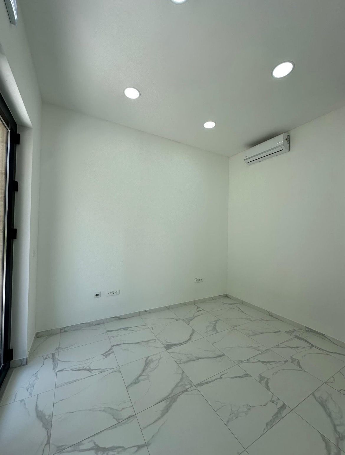 Poslovni prostor 50 m² u Seljanovu, Tivat — fotografija 4