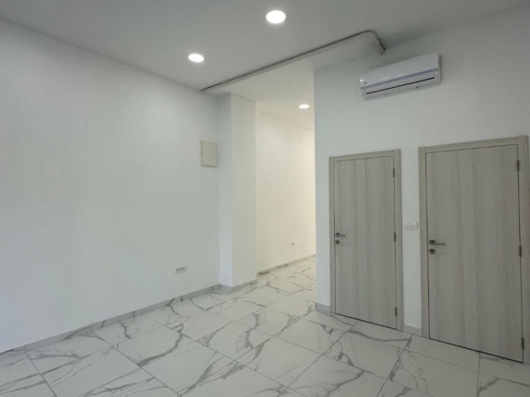 Poslovni prostor 50 m² u Seljanovu, Tivat — fotografija 7