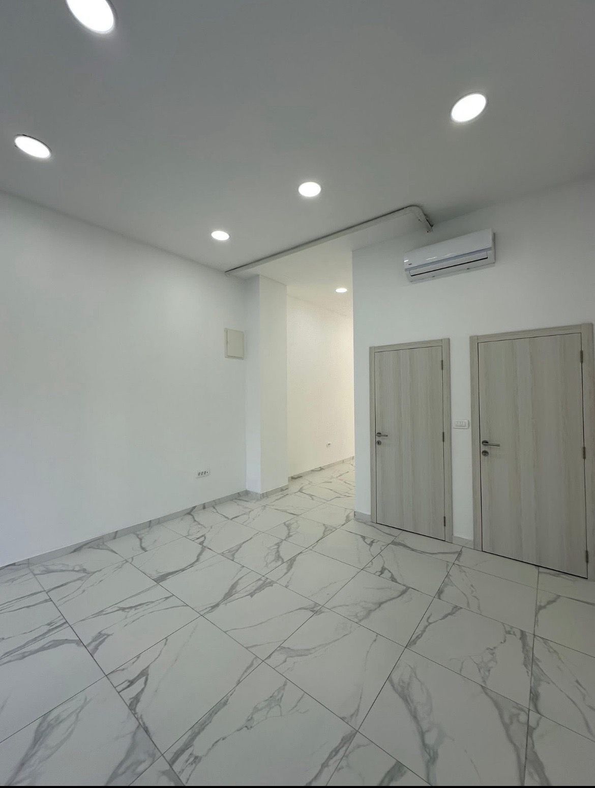 Poslovni prostor 50 m² u Seljanovu, Tivat — fotografija 7