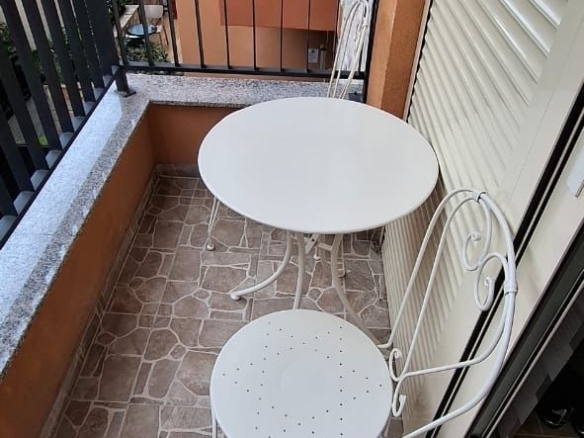Opremljena garsonjera 21 m² u Budvi — fotografija 2