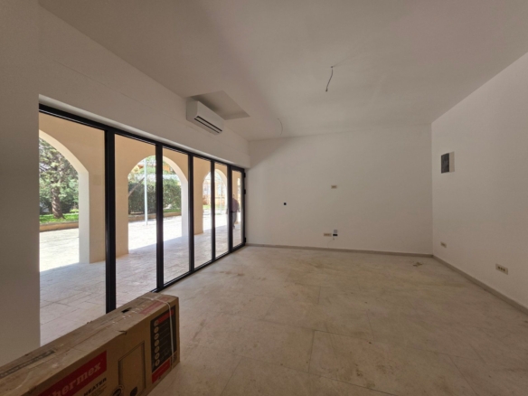 Poslovni prostor 41.77 u novom stambeno poslovnoj zgradi-Budva,Adok