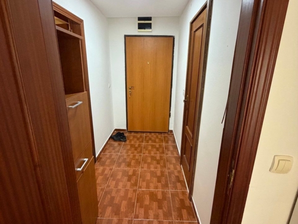 Namesten jednosoban stan 55m2 u Budvi (Na duzi period)