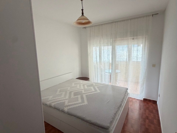 Namesten jednosoban stan 55m2 u Budvi (Na duzi period)