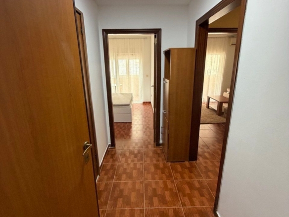 Namesten jednosoban stan 55m2 u Budvi (Na duzi period)