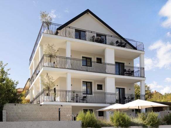 Nova Luksuzna Vila u Tivtu – 424 m²