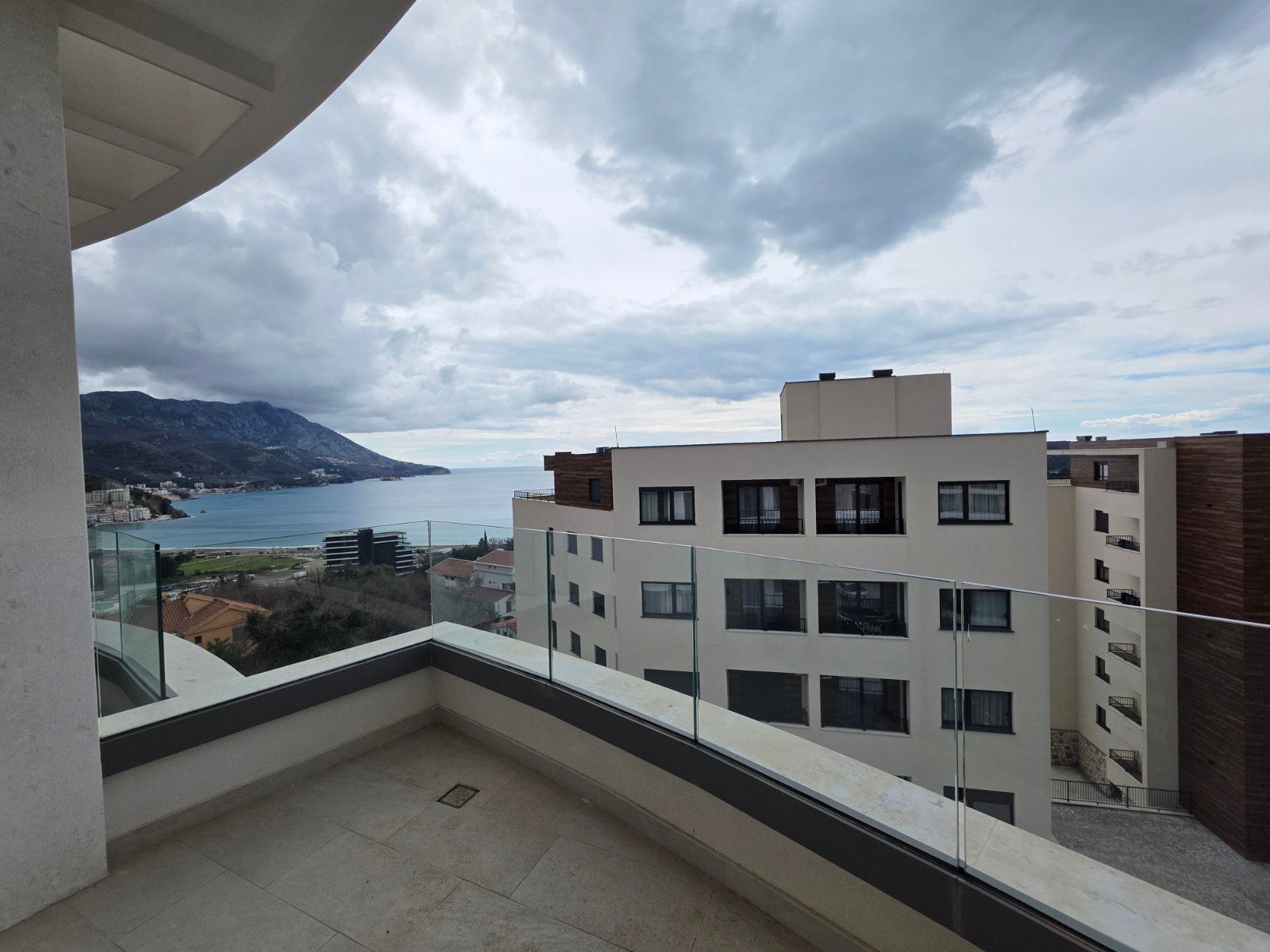 Dvosoban stan 69 m² – Bečići, Budva — fotografija 2