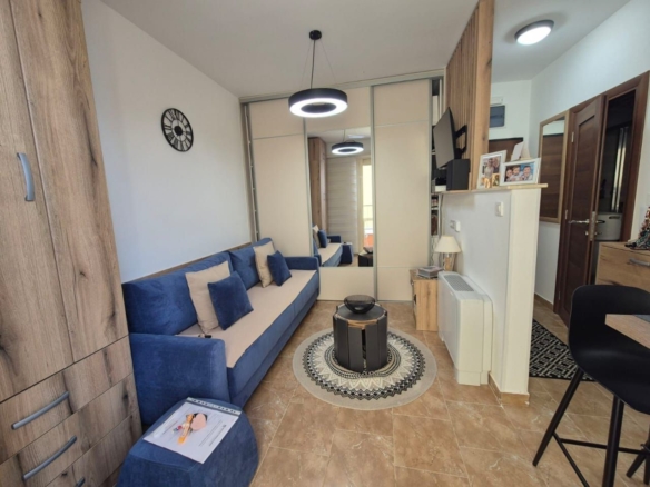 Kompletno opremljen studio 21m² na odličnoj lokaciji – Budva (300m od mora)