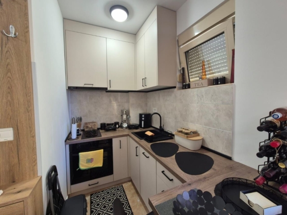 Opremljena garsonjera 21 m² u Budvi — fotografija 11