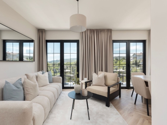 Jedinstvena vila 211 m² sa 4 luksuzna apartmana, dvorištem i 3 parking mjesta – Tivat