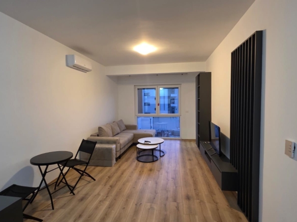 Moderno opremljen stan 47m² sa parking mestom na prestižnoj lokaciji – Ulcinj, Bulevar Teuta