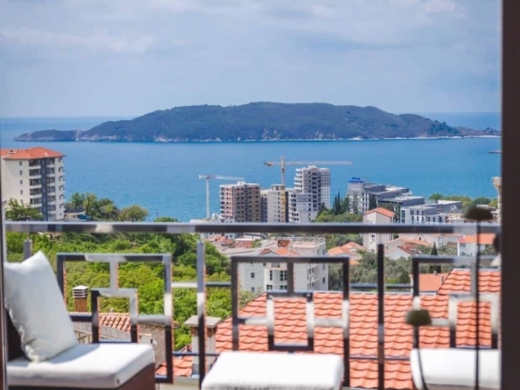 Izdavanje: Kuća 200 m² – Rafailovići, Budva — fotografija 2