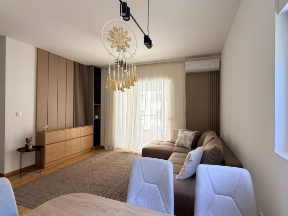 Prodaja novog, moderno opremljenog jednosobnog apartmana 46m² – Bečići, Budva